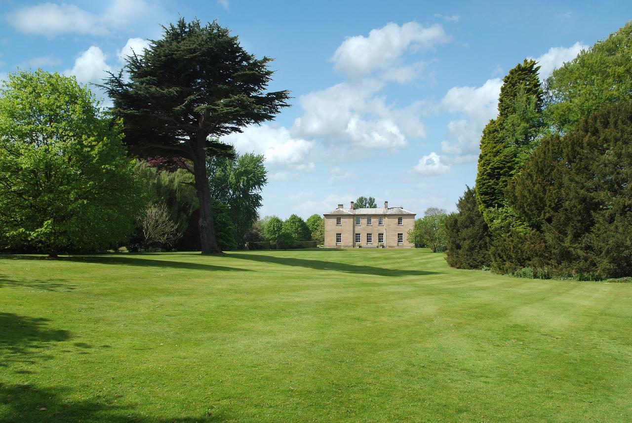 Saltmarshe Hall Bagian luar foto